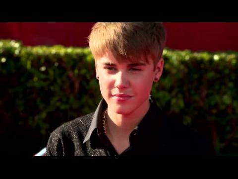 VIDEO : Justin Bieber se disculpa con sus fanes por su comportamiento 'arrogante'