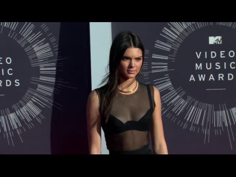 VIDEO : Kendall Jenner Pens A Column For The Wall Street Journal