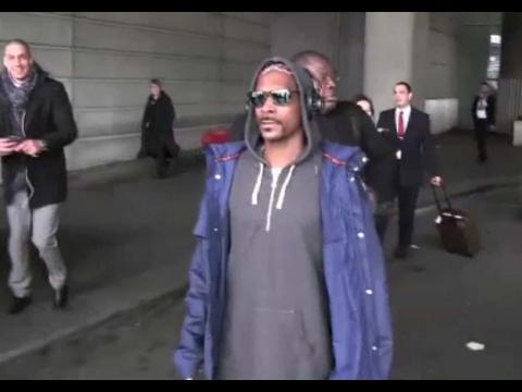 VIDEO : Vido : Quand Snoop Dogg snobe ses fans  l'aroport de Paris Charles de Gaulle...
