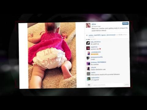 VIDEO : Christina Aguilera presenta a su hija en los medios sociales