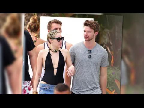 VIDEO : Miley Cyrus and Patrick Schwarzenegger Make Sex Tapes