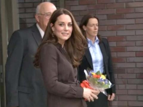 VIDEO : Exclu Vido : Kate Middleton visite une association de familles d?accueil