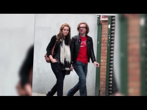 VIDEO : Ryan Adams & Mandy Moore Are Headed For Divorce