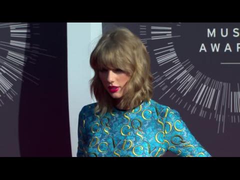 VIDEO : Taylor Swift's Hackers Threaten To Release Nude Photos