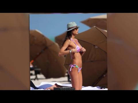 VIDEO : Julia Pereira dvoile ses jolies formes en bikini
