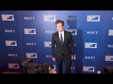 VIDEO : Robert Pattinson's Girlfriend Puts Him on Diet to Perform Better in Bed