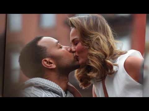 VIDEO : John Legend et Chrissy Teigen sont romantiques pendant une sance photo  New York
