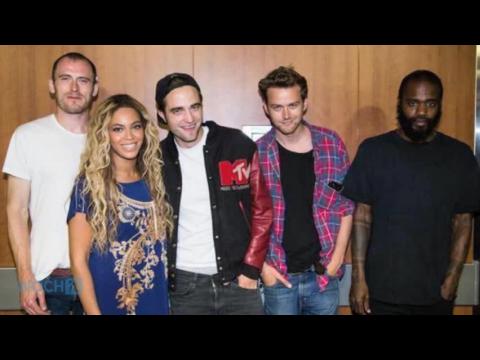 VIDEO : Robert Pattinson Played Guitar on Death Grips' Song 