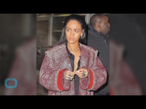 VIDEO : Rihanna posts sexiest bikini selfie ever and may have leaked a new track