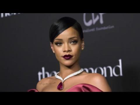 VIDEO : Visite surprise de Rihanna  Paris