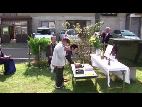 VIDEO : STOCK: Relatives honour Japanese guards at 
