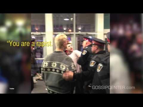 VIDEO : Bill Cosby Applauded for Cracking Rape Joke in Ontario