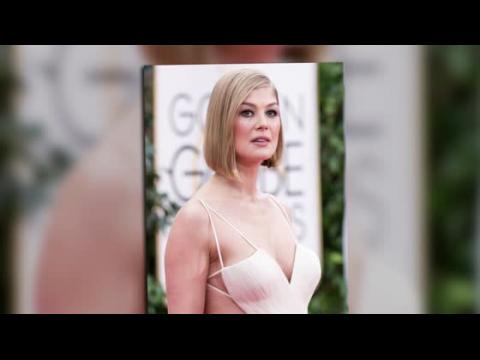 VIDEO : Rosamund Pike Claims Playing A Mad Woman Inspired Her To Make A Baby