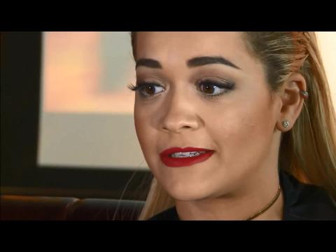 VIDEO : Rita Ora : Son dcollet choque et fait polmique !