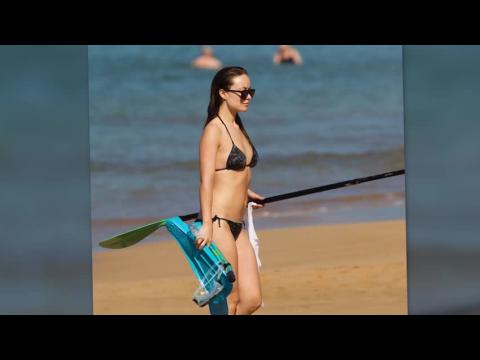 VIDEO : Olivia Wilde & Jason Sudeikis Get Away To Maui