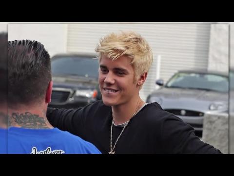 VIDEO : Justin Bieber Dyes His Hair Platinum Blond