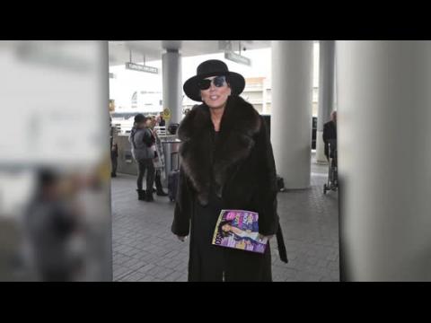 VIDEO : Kris Jenner usa su viaje hacia los National Television Awards como oportunidad publicitaria