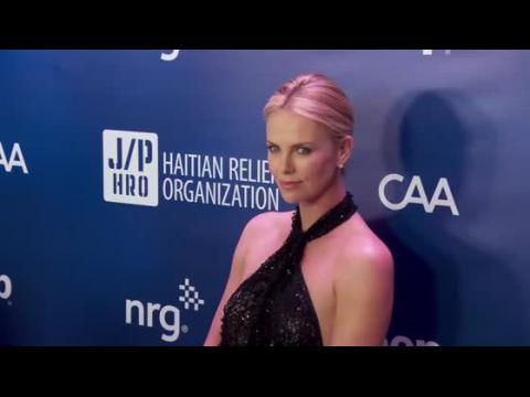 VIDEO : Charlize Theron Can Relate To Her 'Dark Places' Character