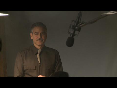 VIDEO : George Clooney met les intrus  l'amende !