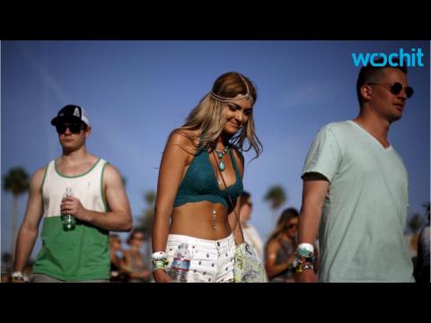 VIDEO : Coachella 2015: Kendall Jenner Wears Bikini Top, Fergie Rocks Daisy Dukes