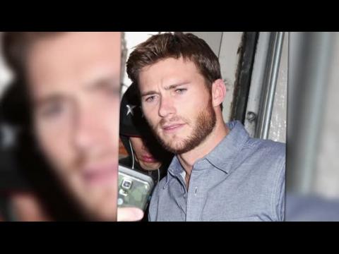 VIDEO : Scott Eastwood dit qu'Ashton Kutcher a tromp Demi Moore avec son ex
