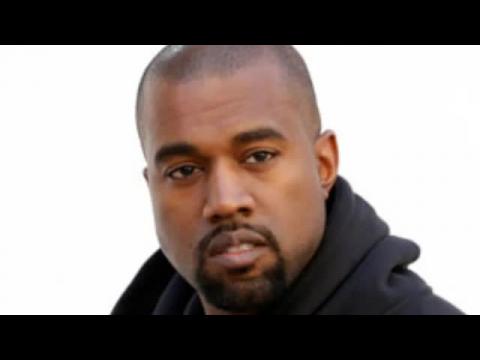 VIDEO : Kanye West plonge dans un lac en plein concert