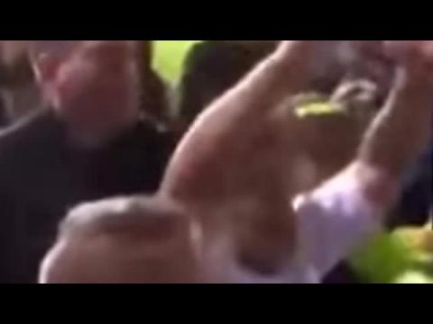 VIDEO : Maradon se bat aprs un match pour la paix