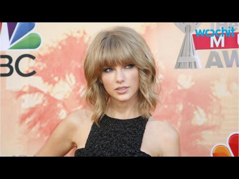 VIDEO : Taylor Swift Taps Cara Delevingne, Hayley Williams, Zendaya & More for ''Bad Blood'' Music V