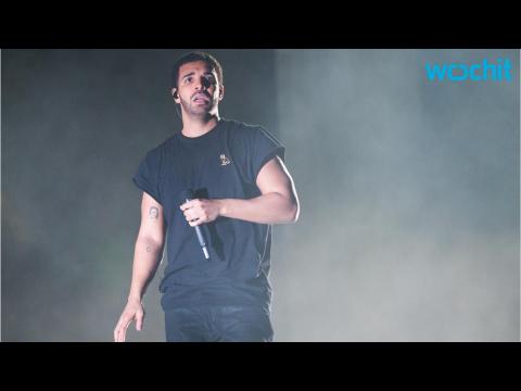 VIDEO : Coachella 2015: Drake Sucks Face With Madonna During Hit-and-Miss Set