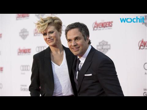 VIDEO : Mark Ruffalo Makes Avengers: Age of Ultron Premiere a Family Affair