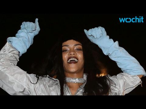 VIDEO : Rihanna Blasts Fans Over Cocaine Snorting Allegations