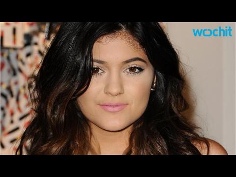 VIDEO : Kylie Jenner: I Don't Do Plastic Surgery