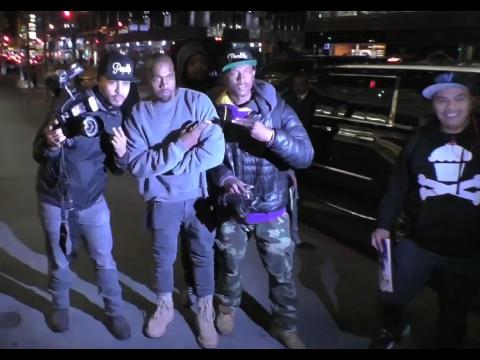 VIDEO : Exclu Vido : Kanye West : anti- paparazzi ? a dpend des jours !