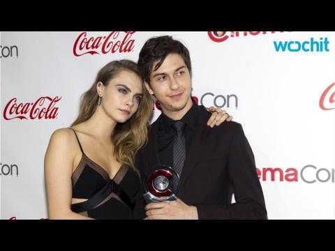VIDEO : Cara Delevingne Stars in Paper Towns
