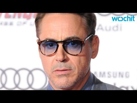 VIDEO : Robert Downey Jr. Throws Shade at British Journalist by Posing for a Picture With Diane Sawy