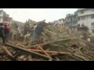Nepal: más de 1.000 muertos por terremoto