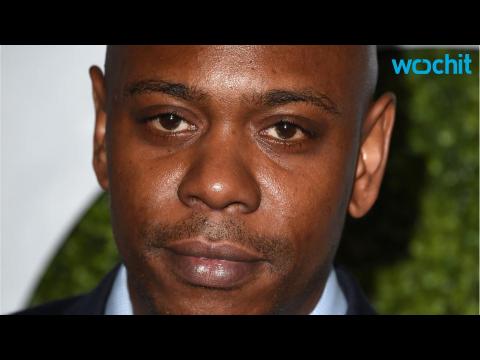 VIDEO : Dave Chappelle -- Crowd Demands Refunds for Slurry, Half Baked Show