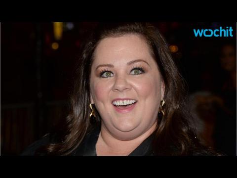 VIDEO : Melissa McCarthy Explains How She Taught a Critic Who Trashed Her Looks to Not