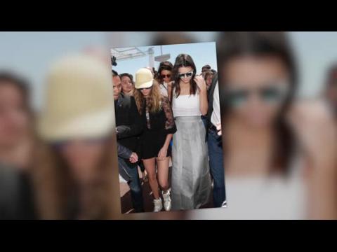 VIDEO : Kendall Jenner & Cara Delevingne Look Fashionable For Lunch in Cannes