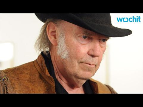 VIDEO : Neil Young Previews Cheeky 'Rock Starbucks' Video