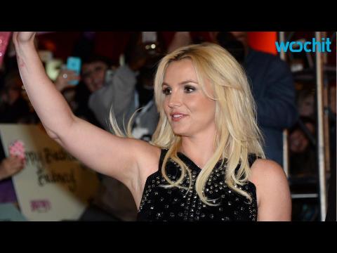 VIDEO : Britney Spears Back On Her Feet After Ankle Injury
