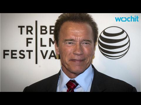 VIDEO : Arnold Schwarzenegger Re-Enacts Filmography With James Corden