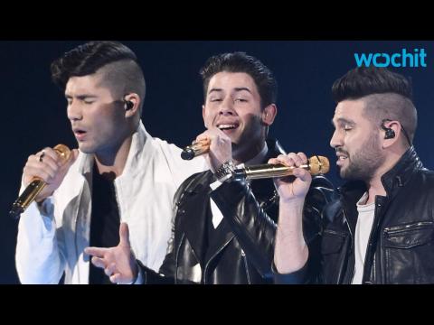 VIDEO : Nick Jonas and Dan + Shay Mashup Fires Up CMAs!