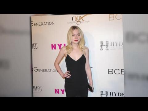 VIDEO : Dakota Fanning est la reine de la soire Young Hollywood de Nylon