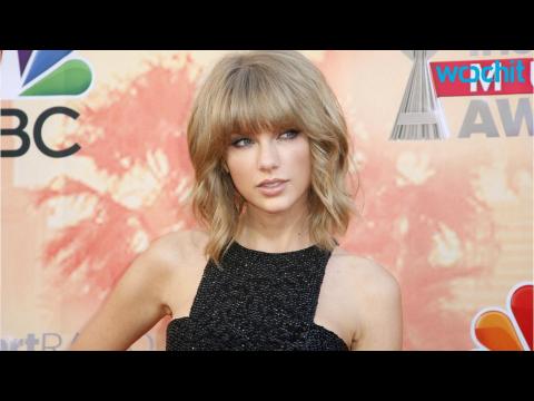 VIDEO : Taylor Swift Comforts Fan Over Mom?s Death