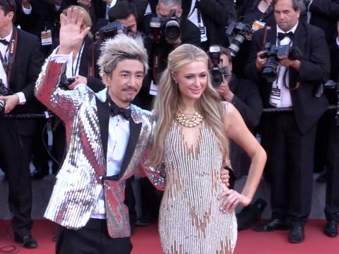 VIDEO : Exclu Vido : Cannes 2015 : Paris Hilton et Sun Zu Yang, trs complices sur le tapis rouge..