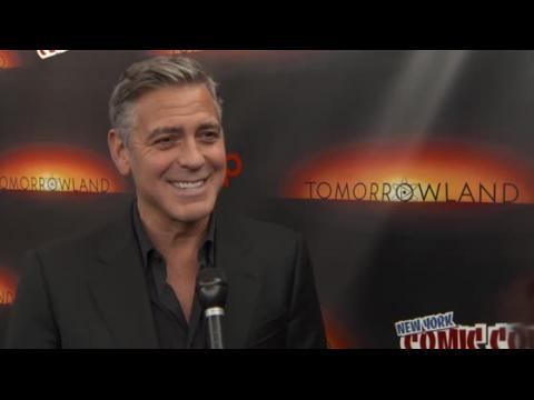 VIDEO : George Clooney Loses Bet, Will Run London Marathon