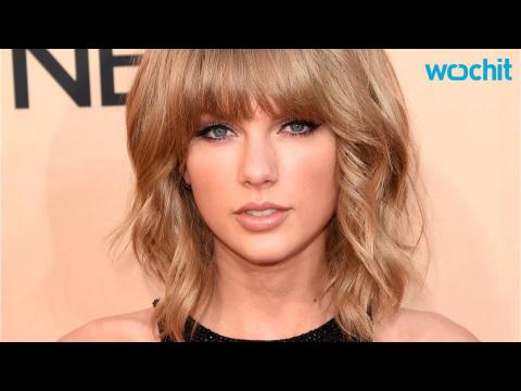 VIDEO : Taylor Swift Tries to Reason With Sheep!