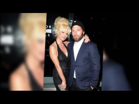 VIDEO : Pamela Anderson Gets $1 Million After Divorce From Rick Salomon