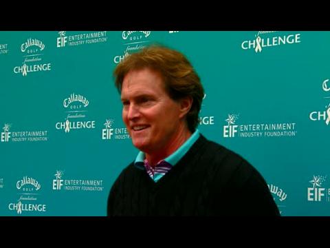 VIDEO : Bruce Jenner Loves High Heels and Doing His Hair